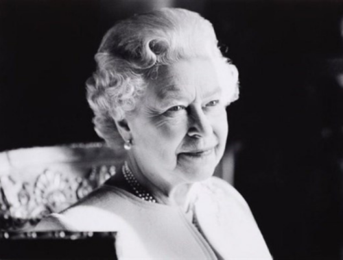 a black and white photo of her majesty the queen elizabeth ii